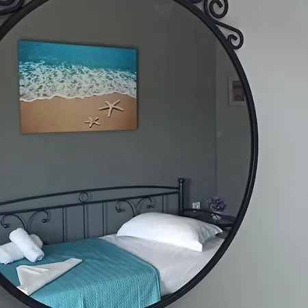Marina & Apartman Szárti